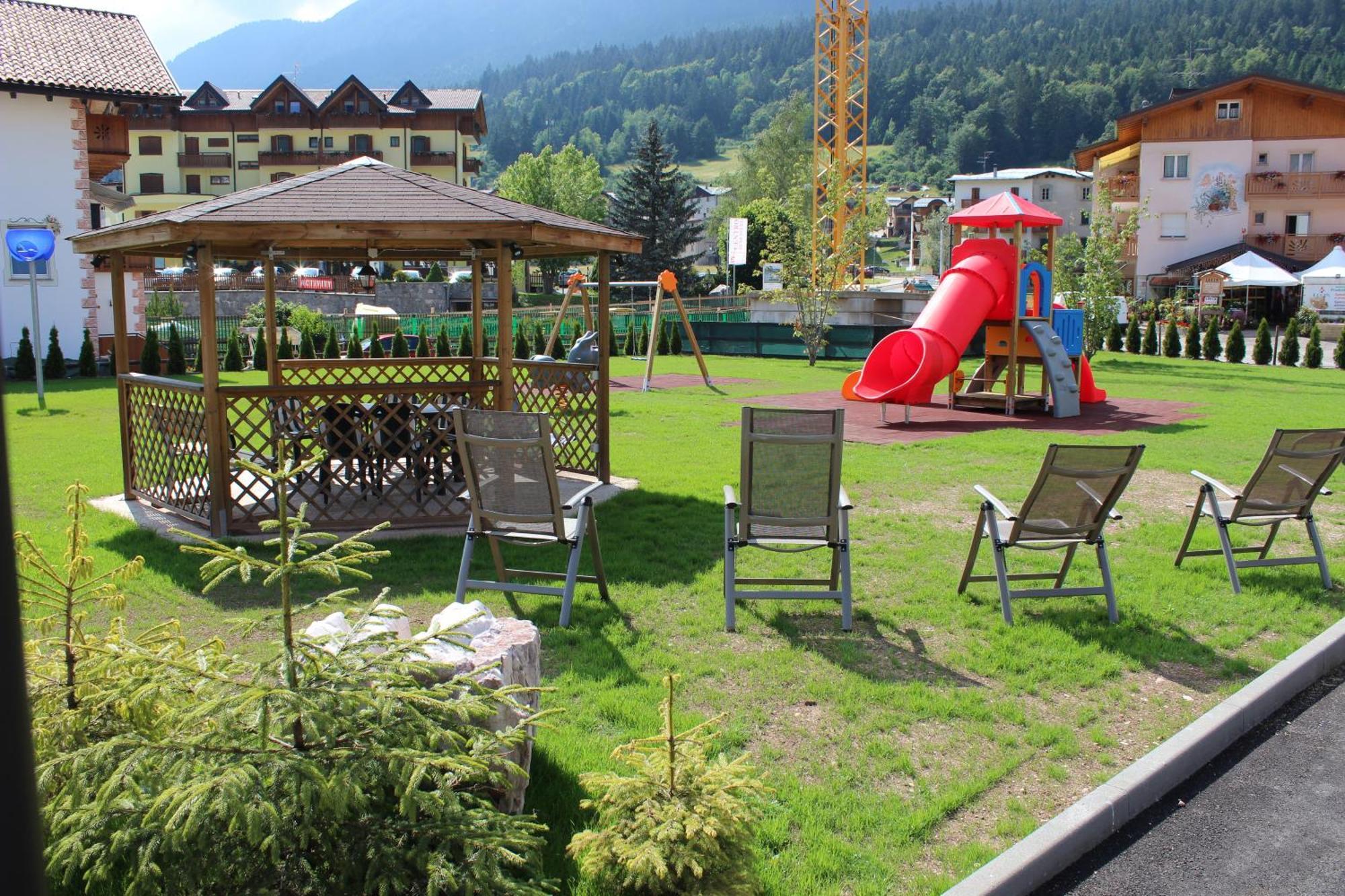 Hotel Rosa Alpina Andalo Exteriör bild