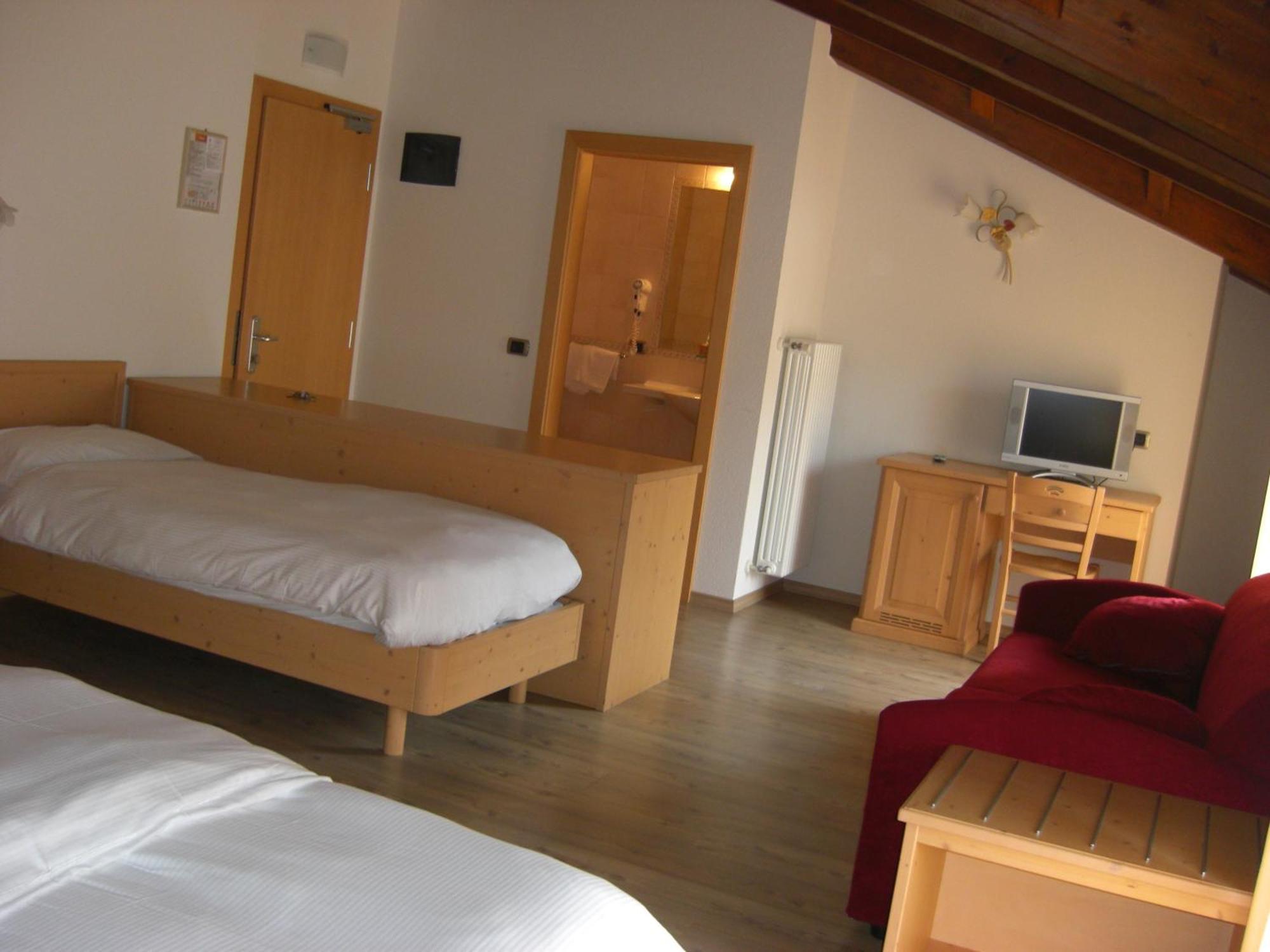 Hotel Rosa Alpina Andalo Exteriör bild