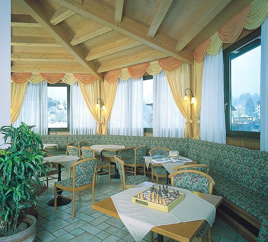 Hotel Rosa Alpina Andalo Exteriör bild